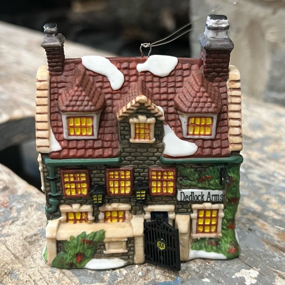 Dept 56 Deadlock Arms Dickens 1994 Collectors Eddition Christmas Ornament 9872-8